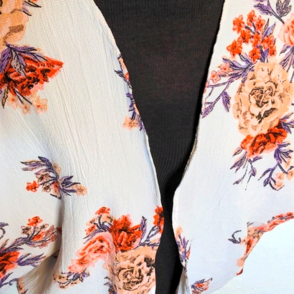 Feathers Floral Print Cardigan - Picture 2 of 5